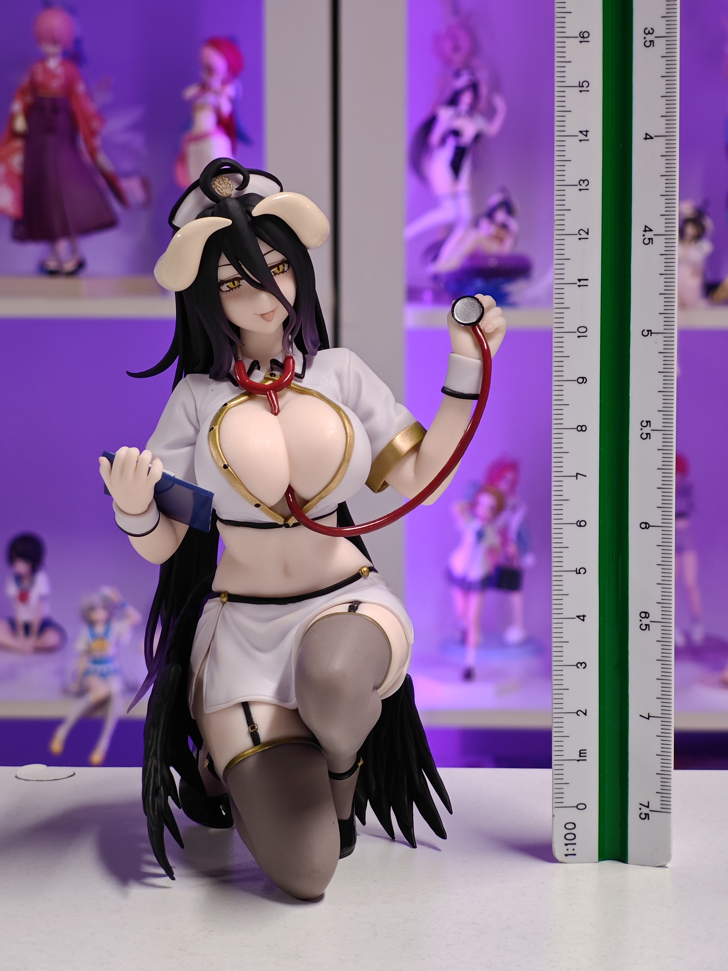 Taito - Desktop Cute - Albedo