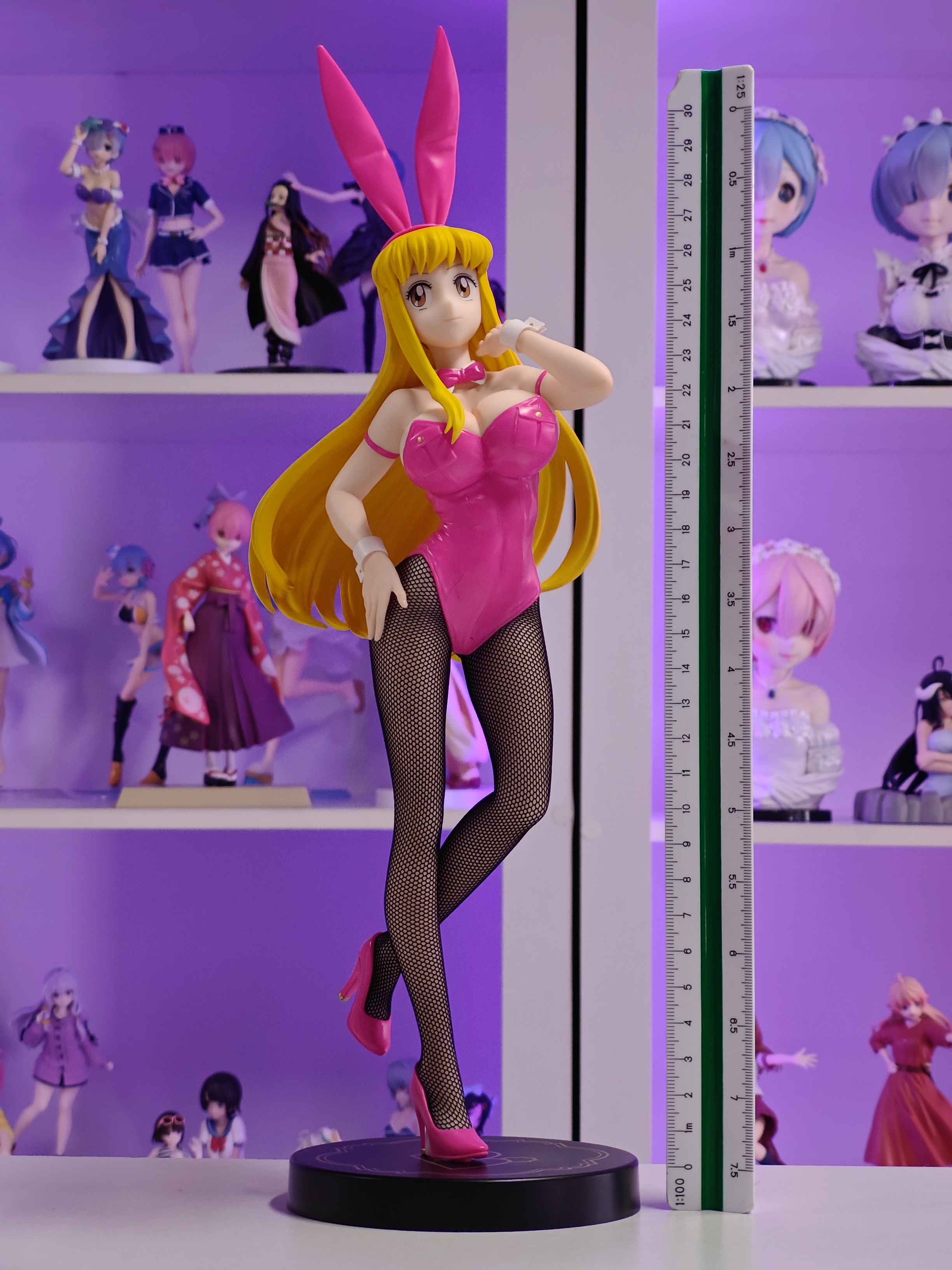 FuRyu - BiCute Bunnies Figure - Reiko Katherine Akimoto